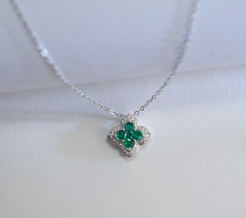 S925 Sterling Silver Lab Grown Emerald Four Leaf Clover Pendant Necklace